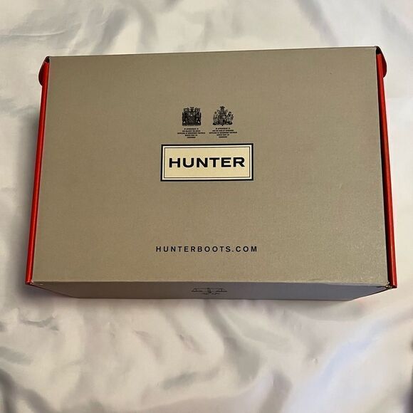 Hunter Sandles  - Picture 4 of 5